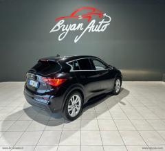 Auto - Infiniti q30 1.5d premium tech gallery white
