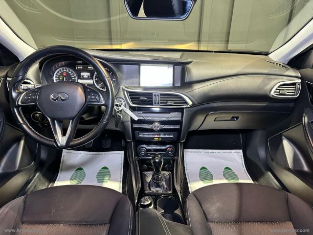 Auto - Infiniti q30 1.5d premium tech gallery white