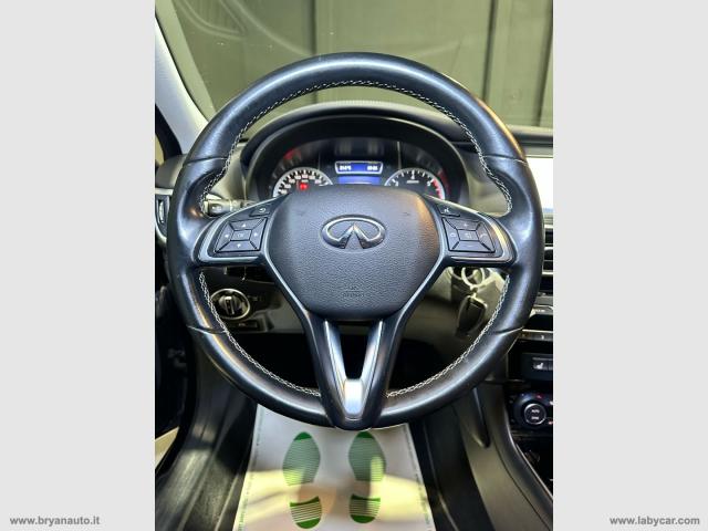 Auto - Infiniti q30 1.5d premium tech gallery white