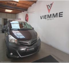 Auto - Toyota yaris 1.4 d-4d 5p. lounge
