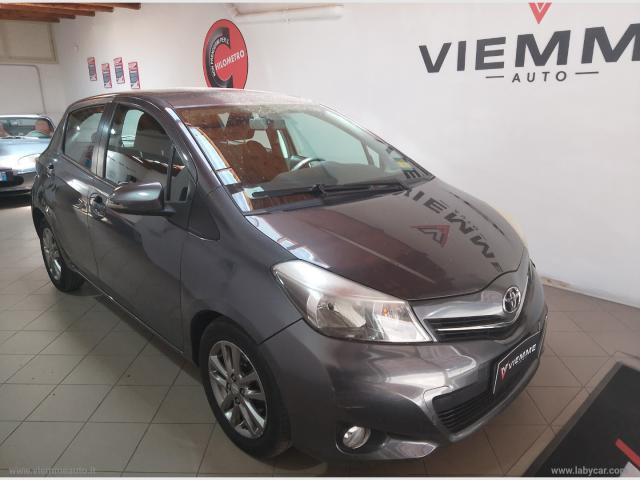 Auto - Toyota yaris 1.4 d-4d 5p. lounge