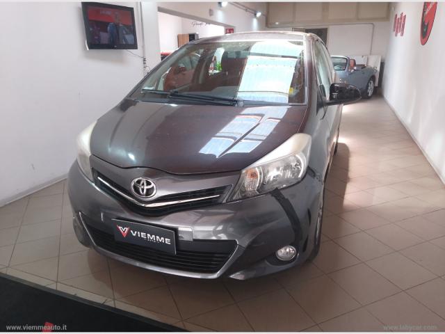 Auto - Toyota yaris 1.4 d-4d 5p. lounge