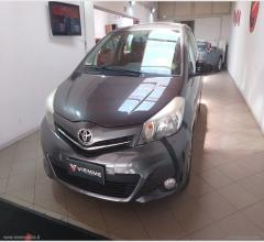 Auto - Toyota yaris 1.4 d-4d 5p. lounge