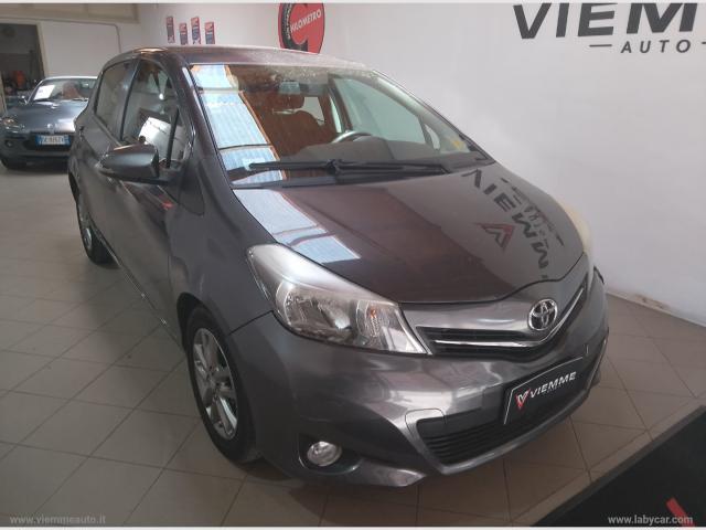 Auto - Toyota yaris 1.4 d-4d 5p. lounge