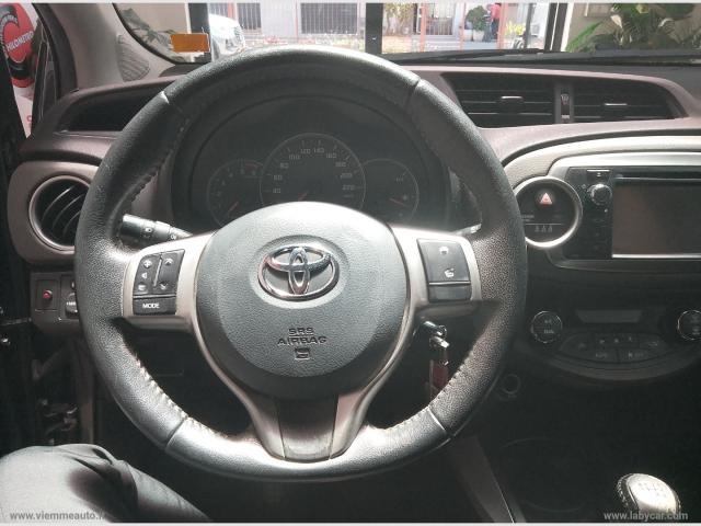 Auto - Toyota yaris 1.4 d-4d 5p. lounge