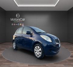 Auto - Toyota yaris 1.0 5p.