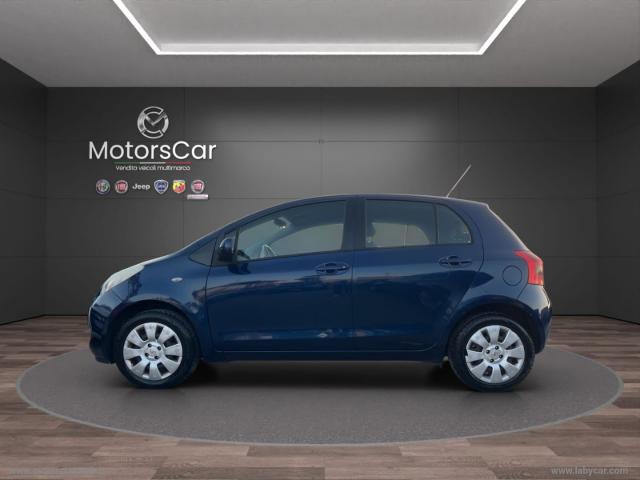 Auto - Toyota yaris 1.0 5p.