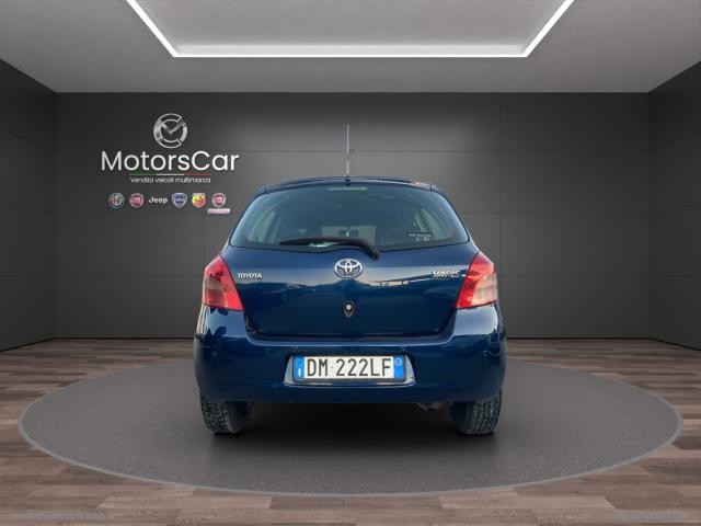 Auto - Toyota yaris 1.0 5p.