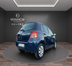 Auto - Toyota yaris 1.0 5p.
