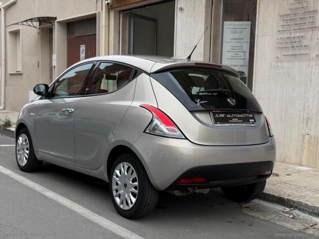 Auto - Lancia ypsilon 1.2 69 cv 5p. s&s platinum