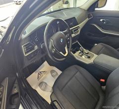 Auto - Bmw 318d touring business advantage aut.