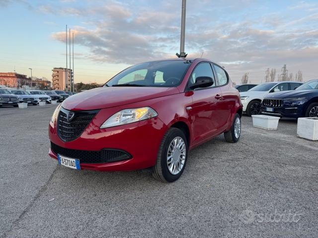 Auto - Lancia ypsilon 0.9 t.air 85cv 5p.met.ec.elef.