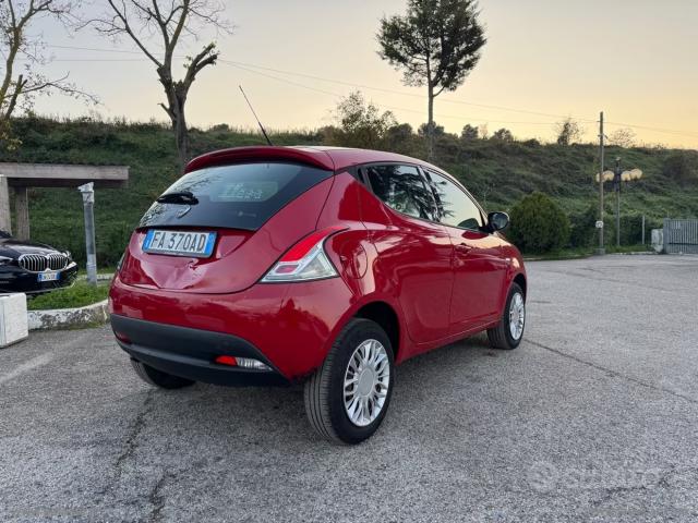Auto - Lancia ypsilon 0.9 t.air 85cv 5p.met.ec.elef.