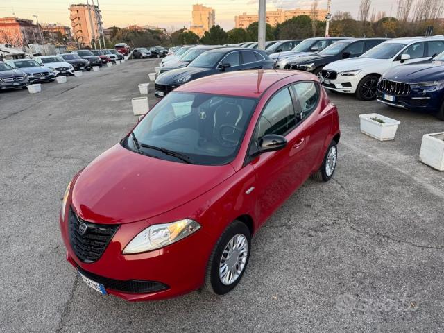 Auto - Lancia ypsilon 0.9 t.air 85cv 5p.met.ec.elef.