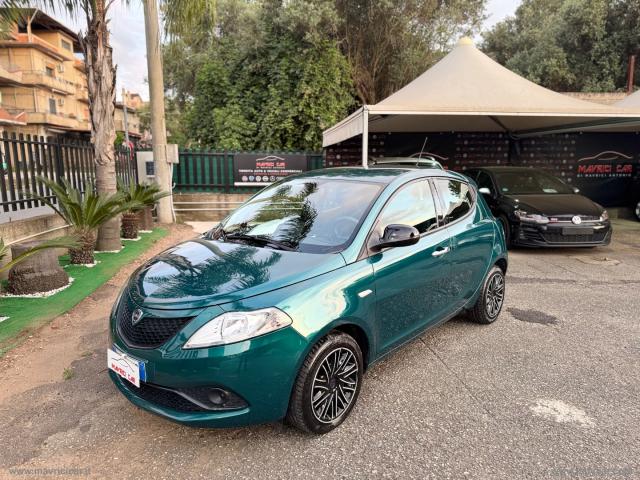 Auto - Lancia ypsilon 1.2 69 cv 5p. gold