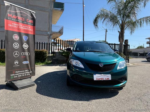 Auto - Lancia ypsilon 1.2 69 cv 5p. gold