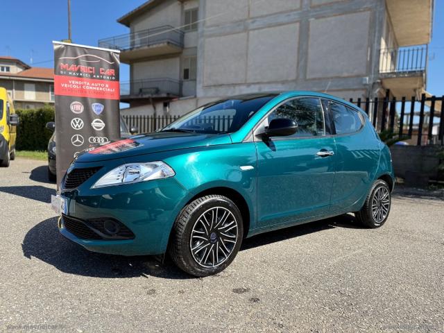 Auto - Lancia ypsilon 1.2 69 cv 5p. gold