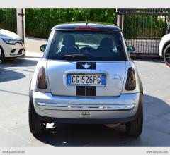 Auto - Mini mini one d de luxe