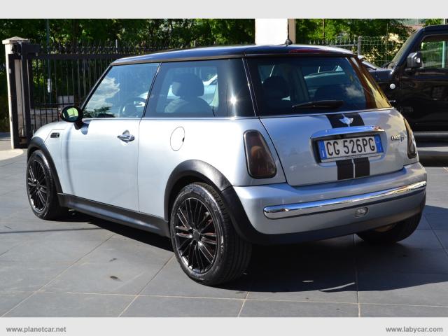 Auto - Mini mini one d de luxe