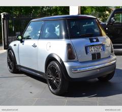 Auto - Mini mini one d de luxe