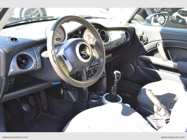 Auto - Mini mini one d de luxe