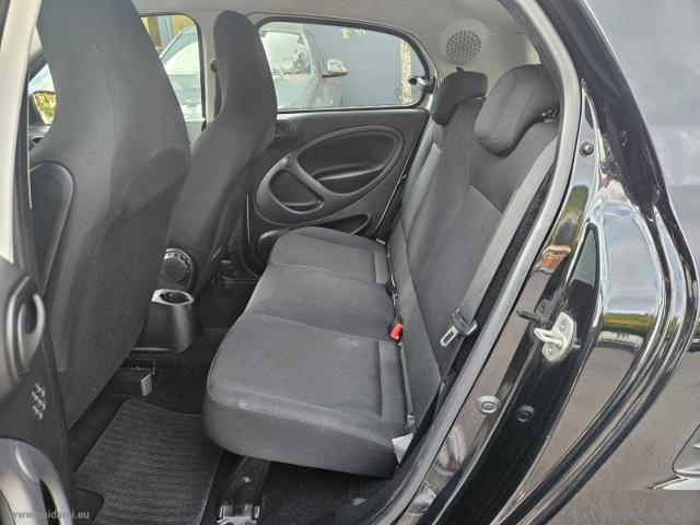 Auto - Smart forfour 70 1.0 twinamic youngster