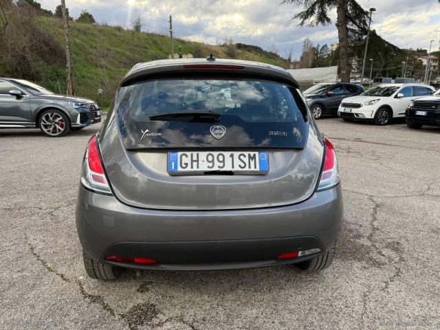 Auto - Lancia ypsilon 1.0 firefly 5p.s&s hyb. eco a.f.