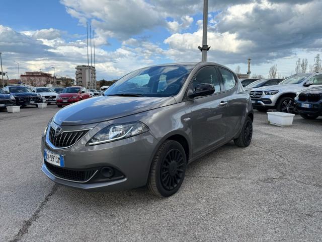 Auto - Lancia ypsilon 1.0 firefly 5p.s&s hyb. eco a.f.