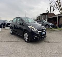 Auto - Peugeot 208 puretech 82 5p. gpl allure