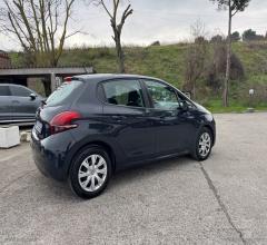 Auto - Peugeot 208 puretech 82 5p. gpl allure