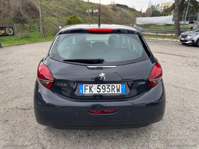 Auto - Peugeot 208 puretech 82 5p. gpl allure