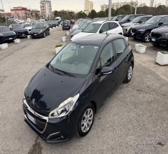 Auto - Peugeot 208 puretech 82 5p. gpl allure