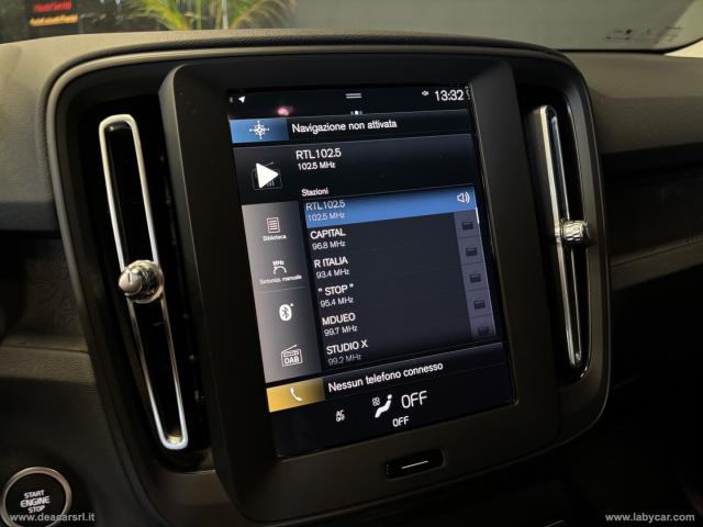 Auto - Volvo xc40 t2 momentum core
