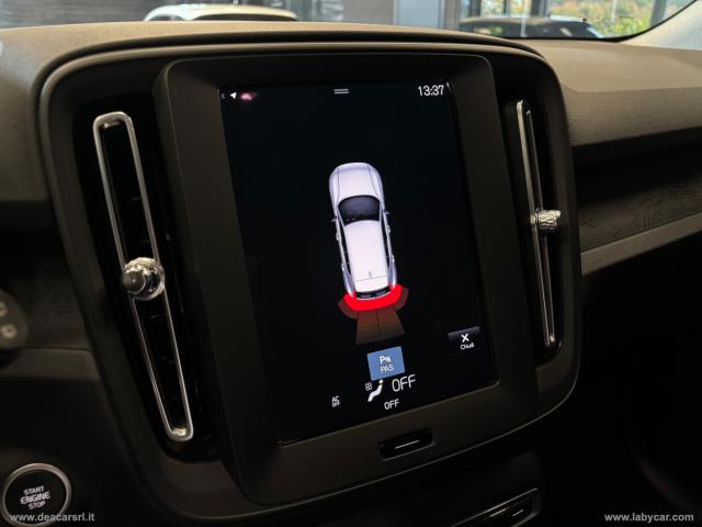 Auto - Volvo xc40 t2 momentum core