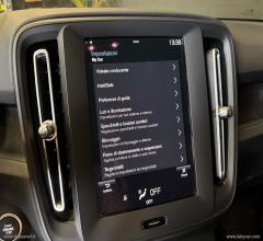 Auto - Volvo xc40 t2 momentum core