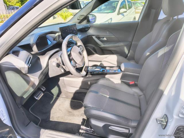 Auto - Peugeot 2008 bluehdi 130 s&s eat8 gt