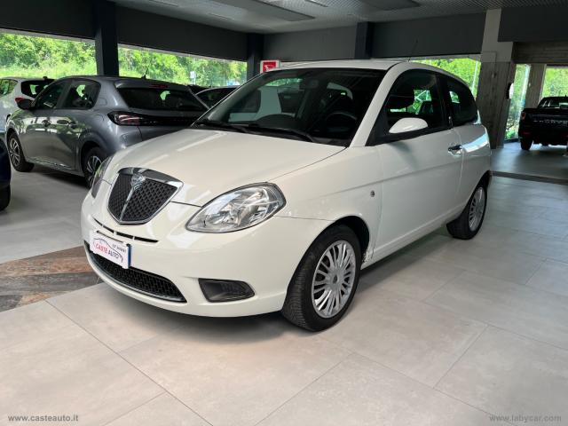 Lancia ypsilon 1.2 argento