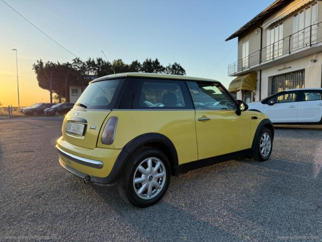 Auto - Mini mini 1.6016v one de luxe