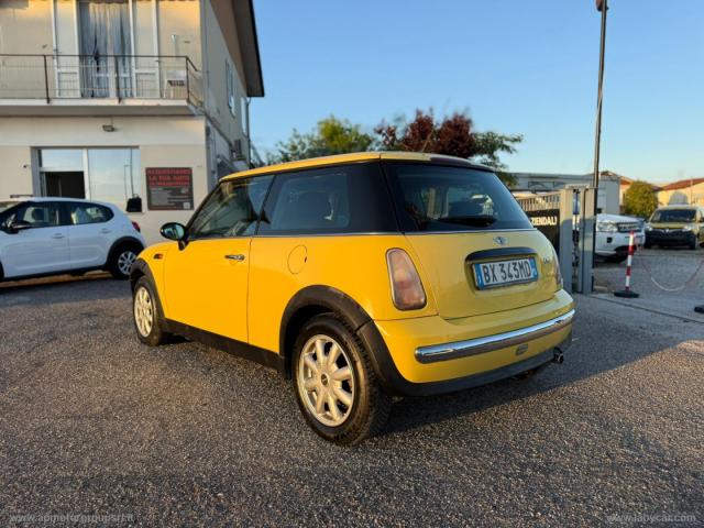 Auto - Mini mini 1.6016v one de luxe