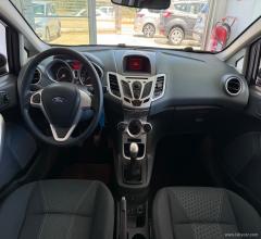 Auto - Ford fiesta 1.4 5p. bz.- gpl titanium