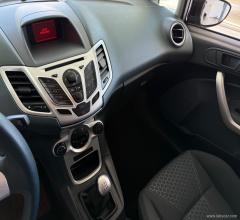 Auto - Ford fiesta 1.4 5p. bz.- gpl titanium
