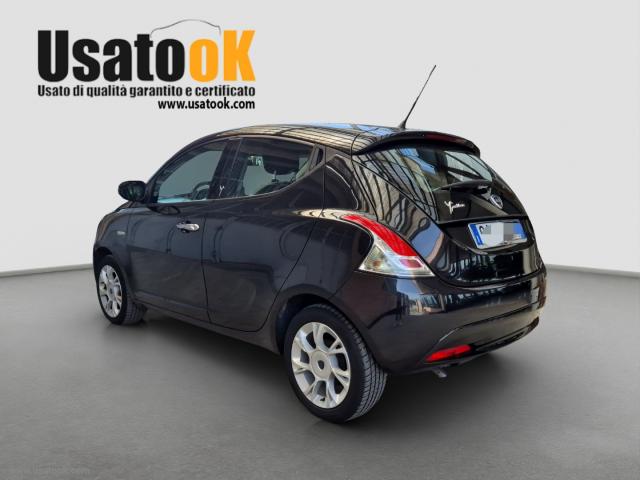 Auto - Lancia ypsilon 1.2 69 cv 5p. gpl gold