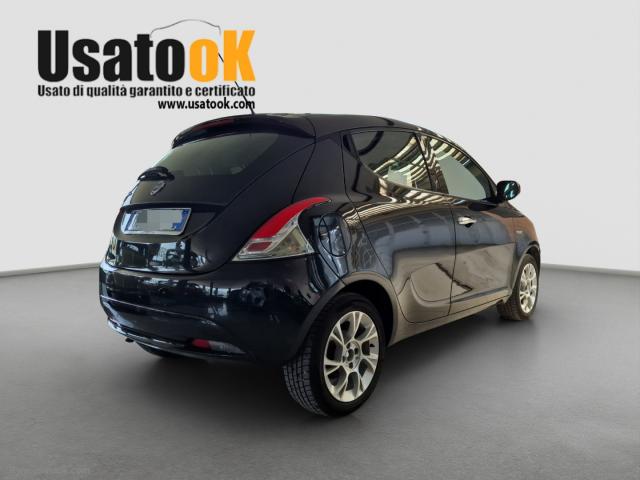 Auto - Lancia ypsilon 1.2 69 cv 5p. gpl gold