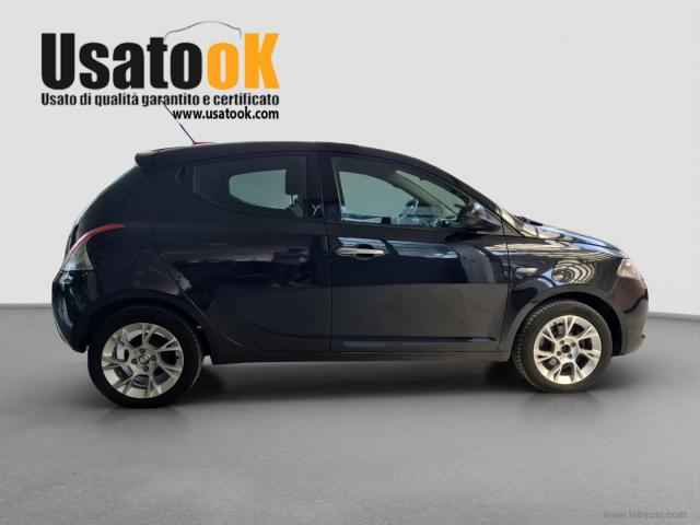 Auto - Lancia ypsilon 1.2 69 cv 5p. gpl gold