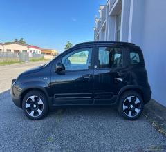 Auto - Fiat panda 1.0 hybrid launch ed.city cross