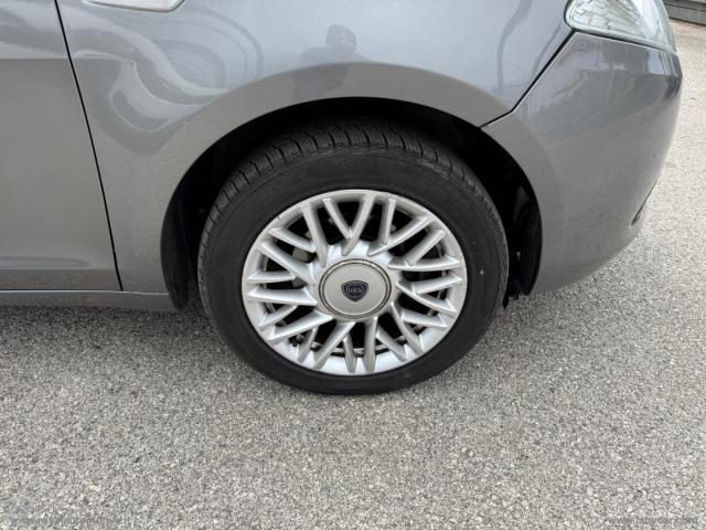 Auto - Lancia ypsilon 1.3 mjt 95 cv 5p. s&s platinum