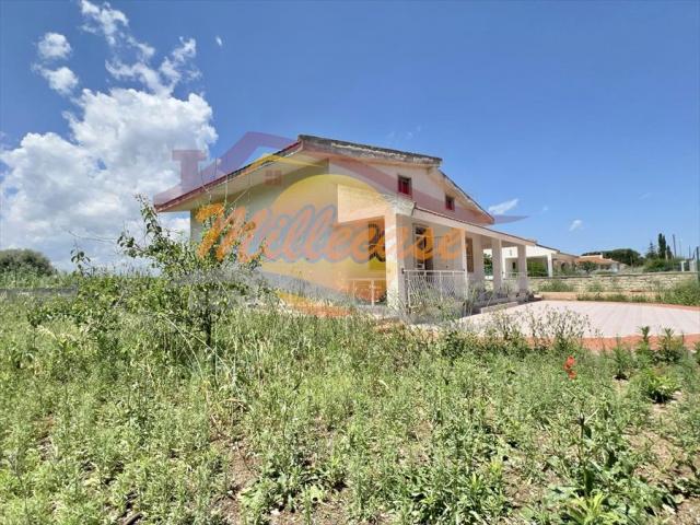 Appartamenti in Vendita - Villa in vendita a siracusa arenella