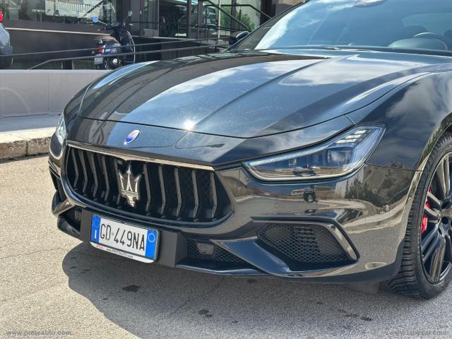 Auto - Maserati ghibli v6 diesel 275 cv