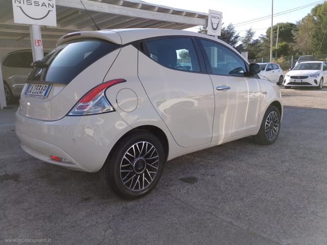 Auto - Lancia ypsilon 1.2 69 cv 5p. s&s platinum
