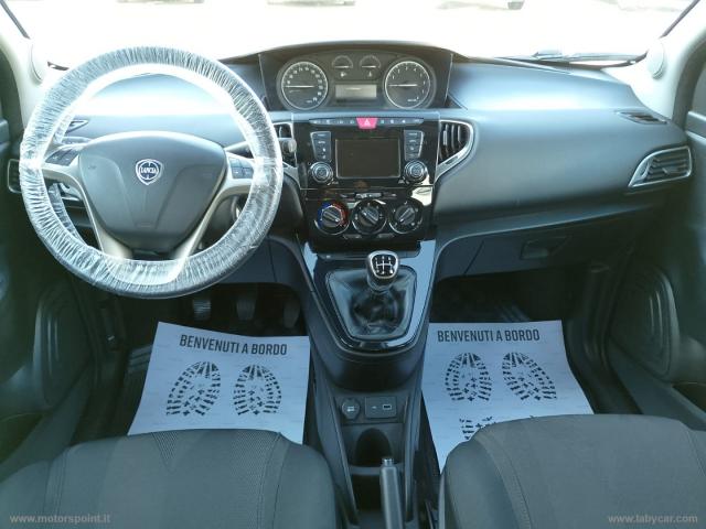 Auto - Lancia ypsilon 1.2 69 cv 5p. s&s platinum